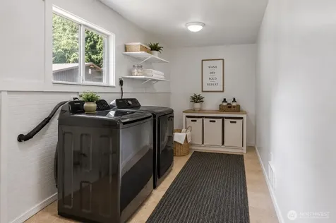 21 Maple Leaf Street Raymond WA 98577