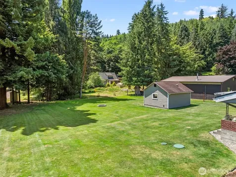 21 Maple Leaf Street Raymond WA 98577
