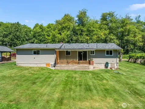 21 Maple Leaf Street Raymond WA 98577