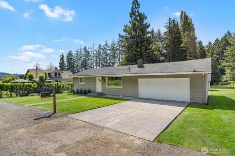 21 Maple Leaf Street Raymond WA 98577