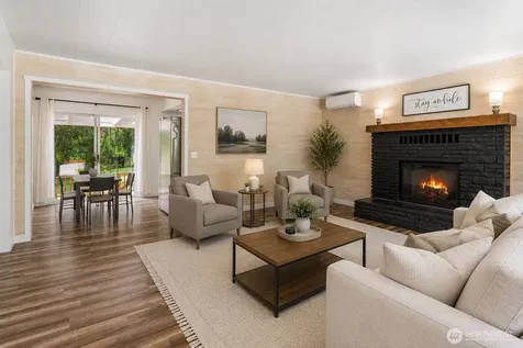 21 Maple Leaf Street Raymond WA 98577