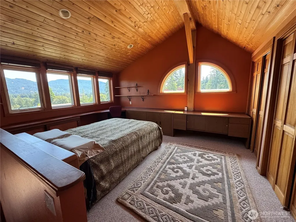 41 Mountain View Orcas Island WA 98245