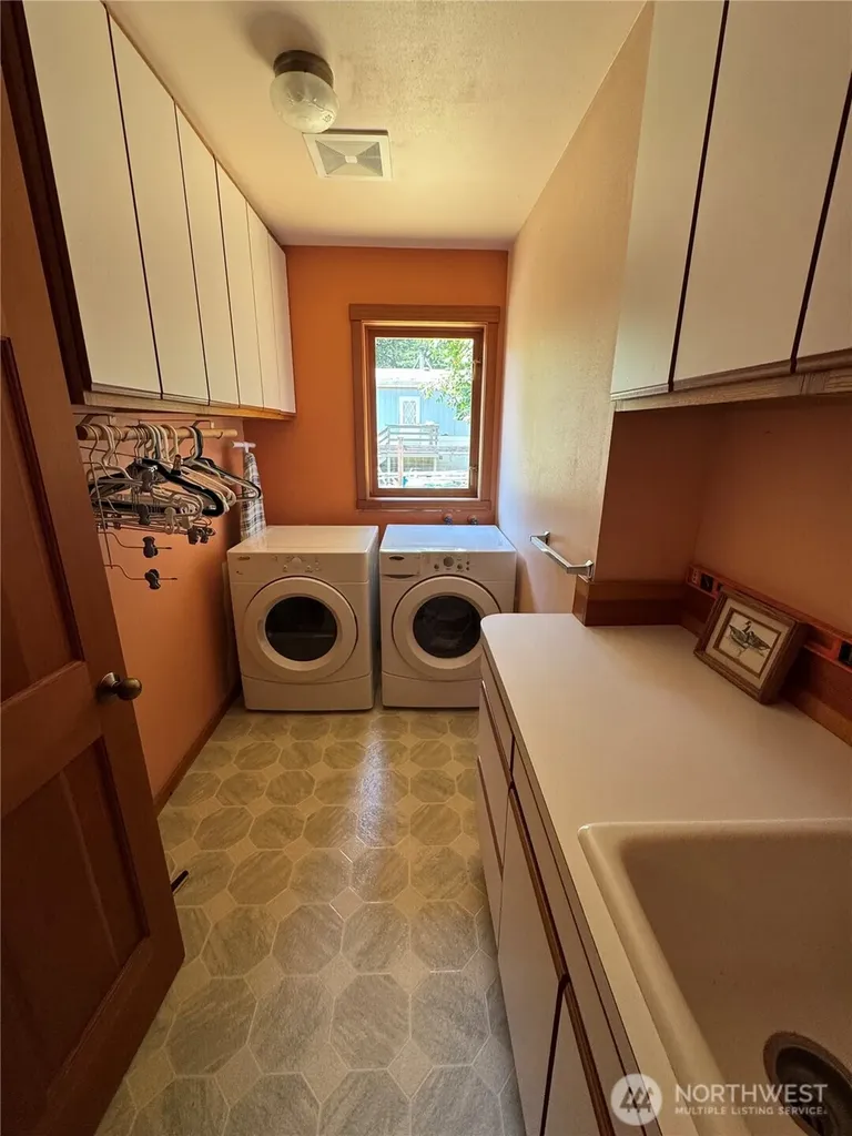41 Mountain View Orcas Island WA 98245