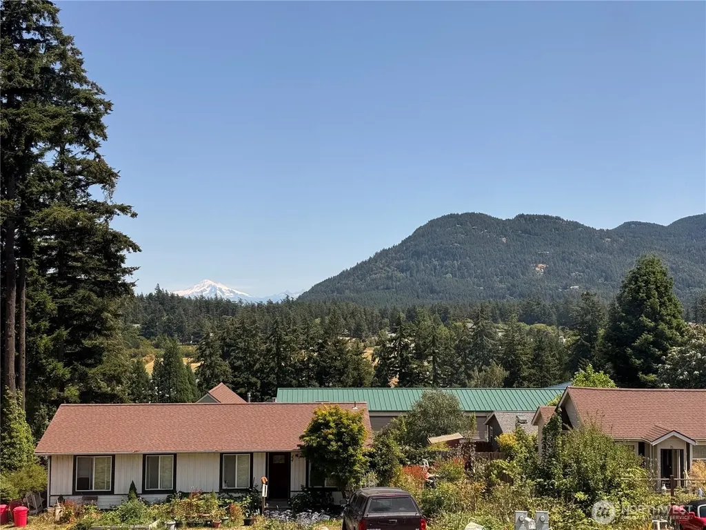 41 Mountain View Orcas Island WA 98245