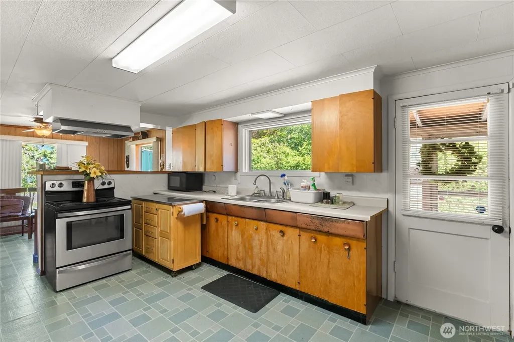 124 Endresen Road Hoquiam WA 98550