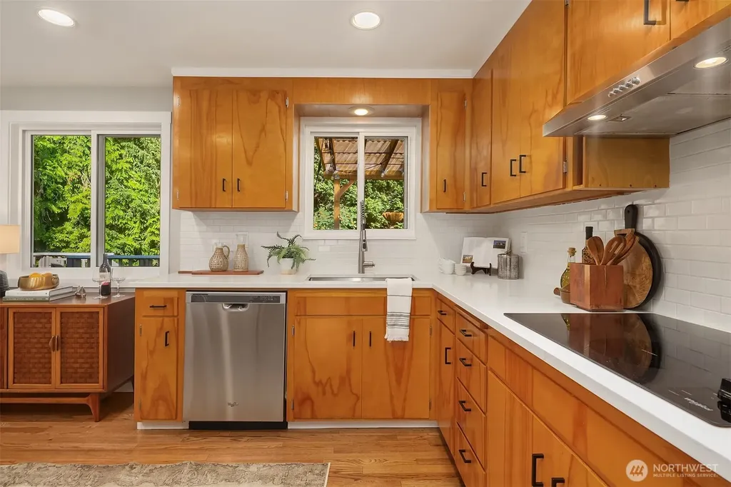 23823 86th Avenue W Edmonds WA 98026