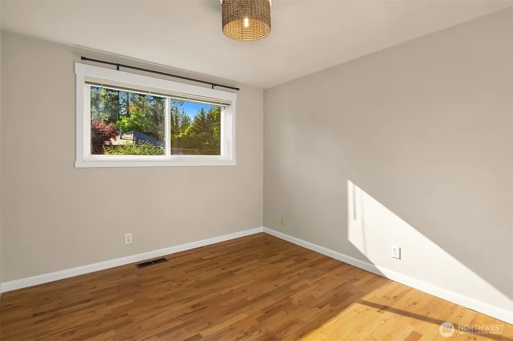 23823 86th Avenue W Edmonds WA 98026
