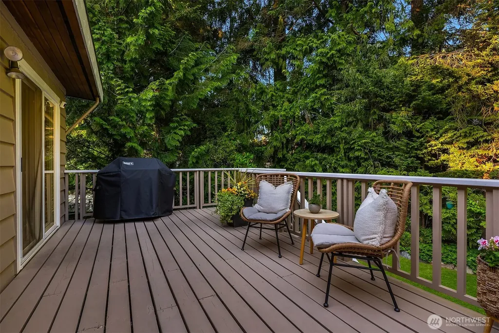 23823 86th Avenue W Edmonds WA 98026