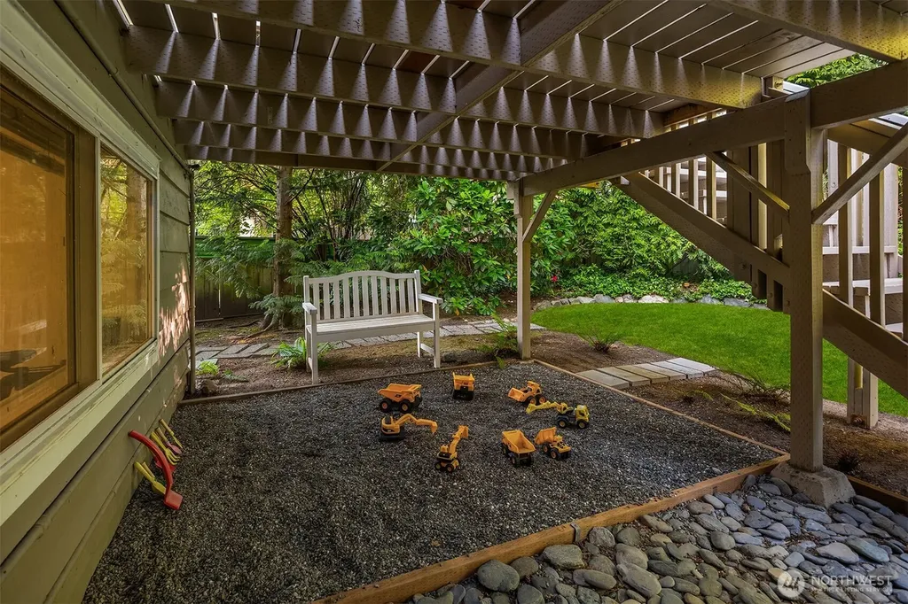 23823 86th Avenue W Edmonds WA 98026