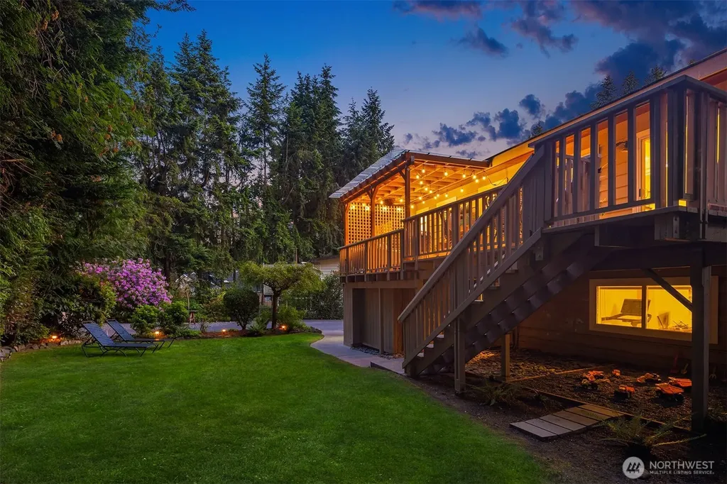 23823 86th Avenue W Edmonds WA 98026