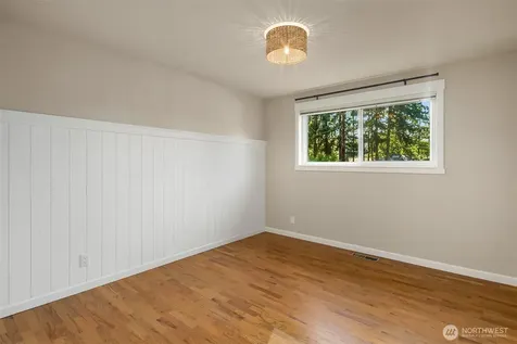 23823 86th Avenue W Edmonds WA 98026