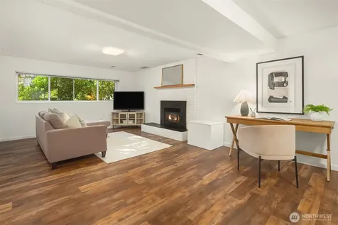 23823 86th Avenue W Edmonds WA 98026