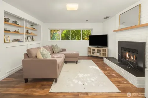 23823 86th Avenue W Edmonds WA 98026