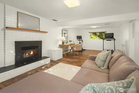 23823 86th Avenue W Edmonds WA 98026