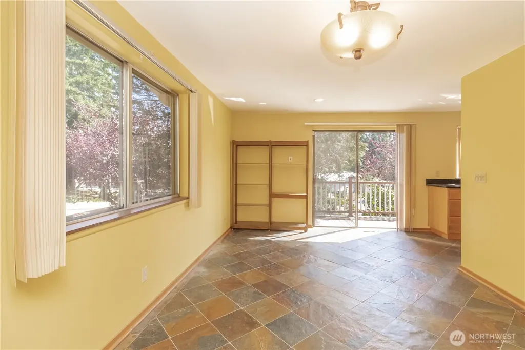 25401 35th Place S Kent WA 98032