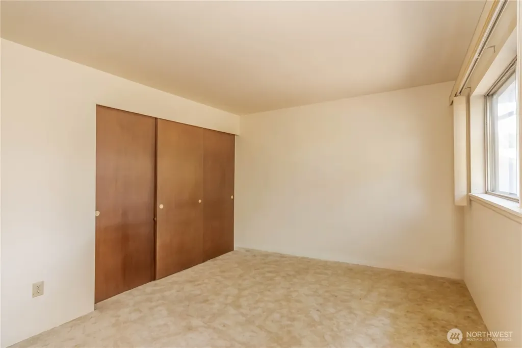 25401 35th Place S Kent WA 98032