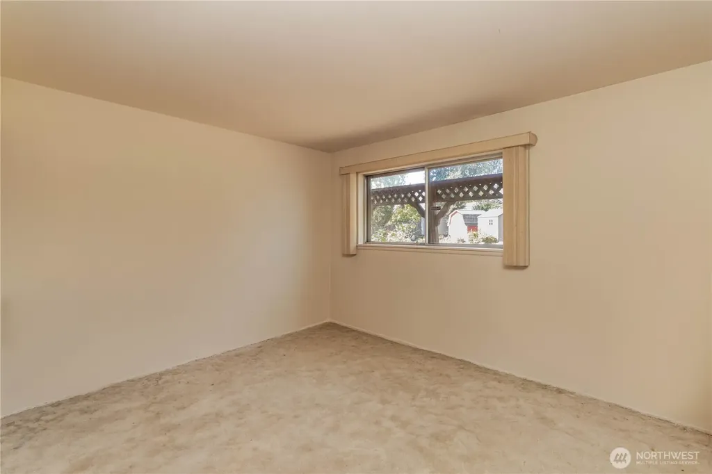 25401 35th Place S Kent WA 98032
