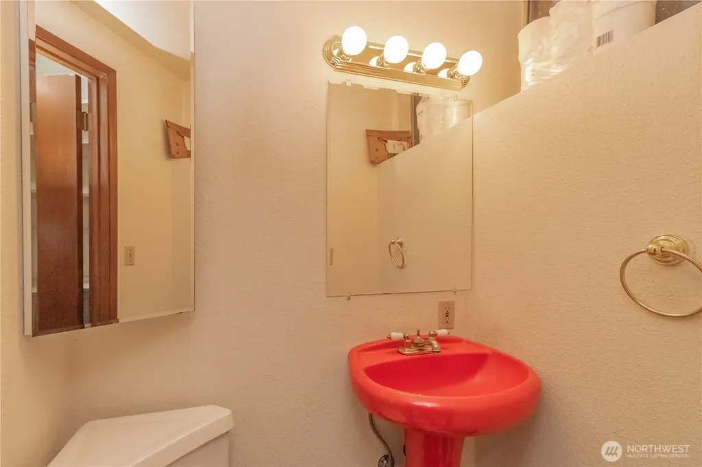 25401 35th Place S Kent WA 98032