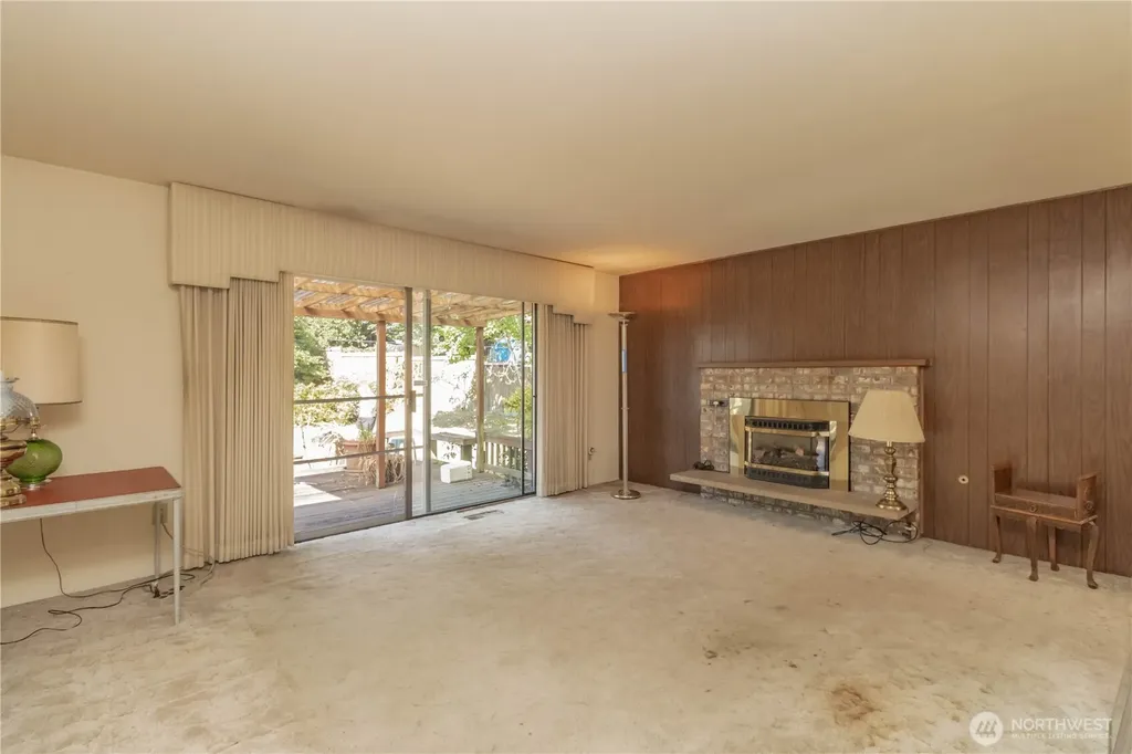 25401 35th Place S Kent WA 98032