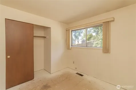 25401 35th Place S Kent WA 98032