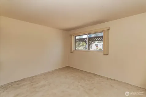 25401 35th Place S Kent WA 98032
