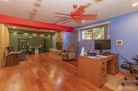 25401 35th Place S Kent WA 98032