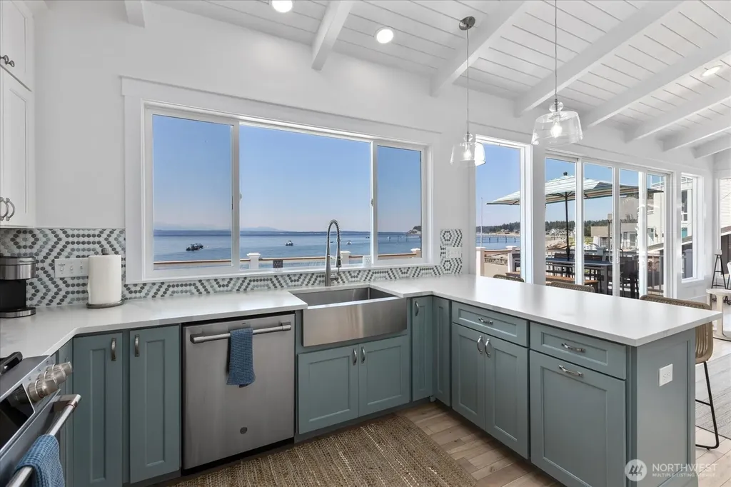 5924 Cedar Street Freeland WA 98249