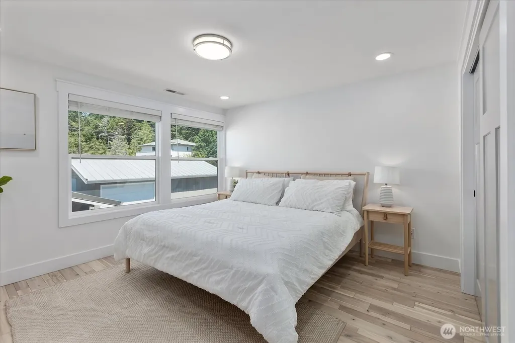 5924 Cedar Street Freeland WA 98249