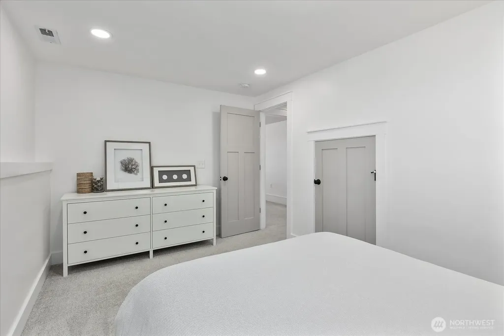 5924 Cedar Street Freeland WA 98249