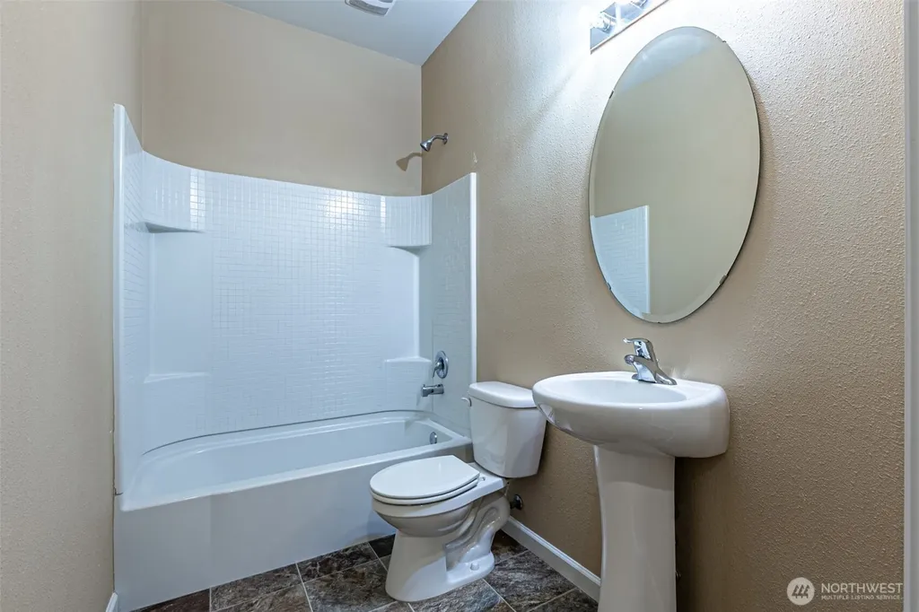 7004 Munn Lake SE Tumwater WA 98501