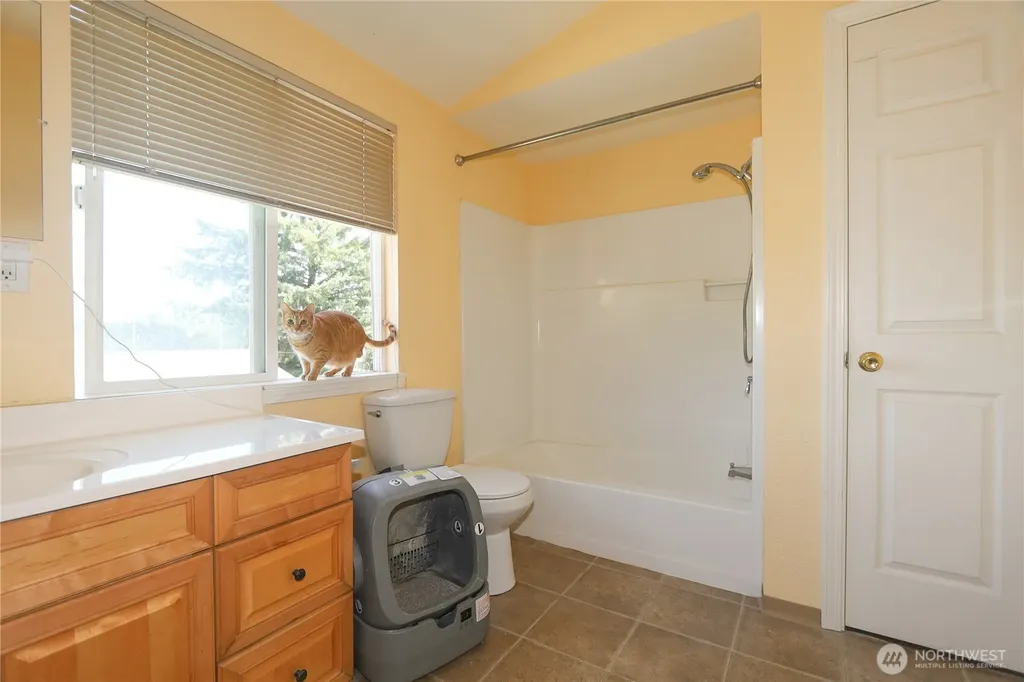 814 Lincoln Street Hoquiam WA 98550
