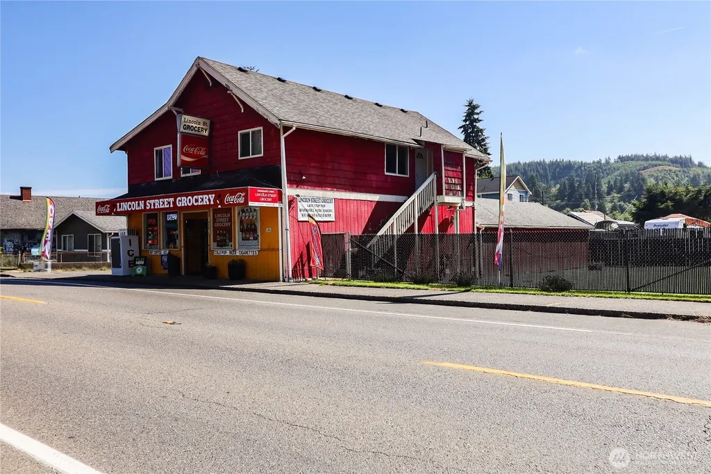 814 Lincoln Street Hoquiam WA 98550