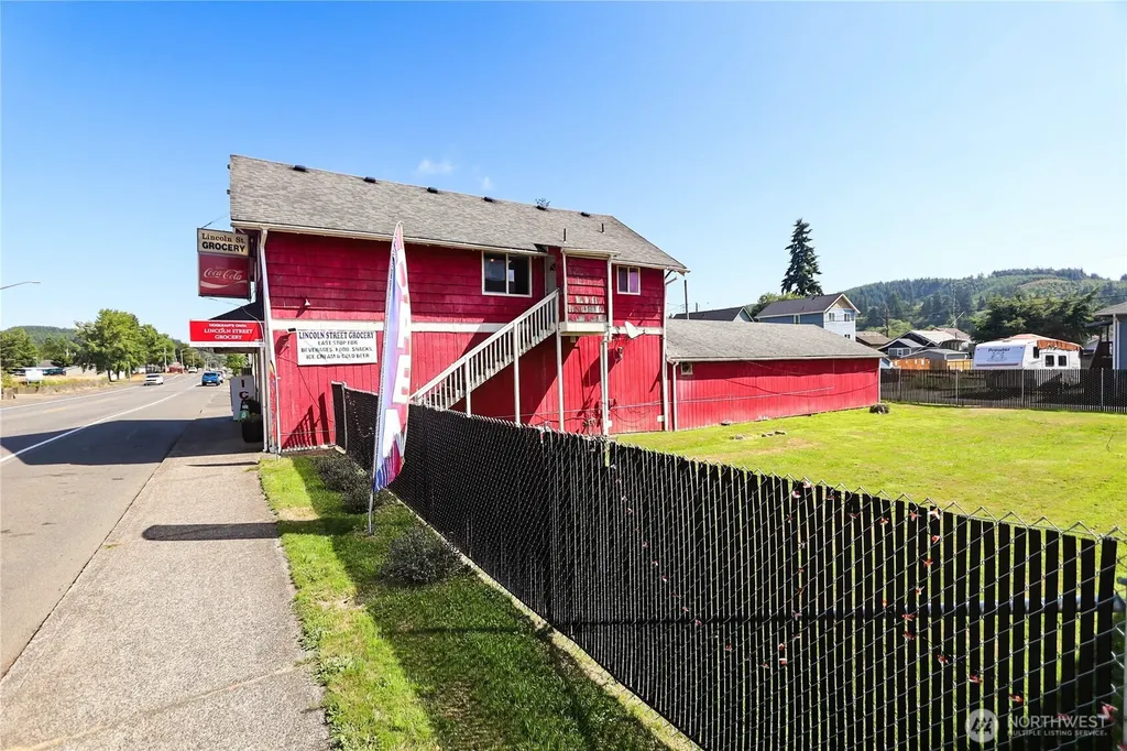 814 Lincoln Street Hoquiam WA 98550