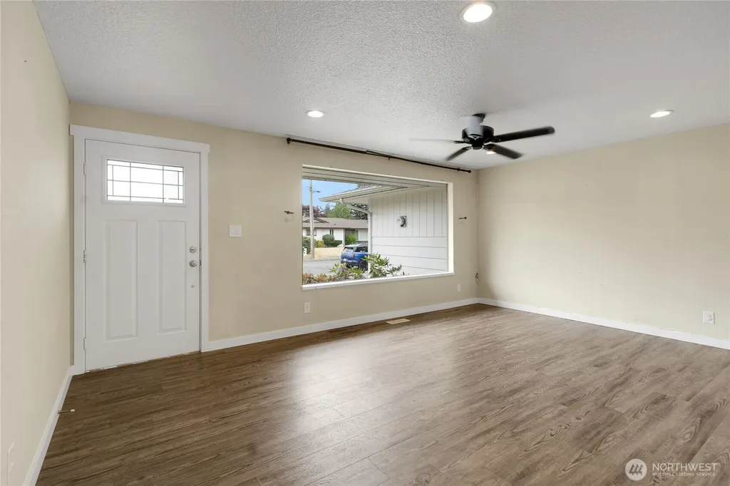 3302 20th Street SE Auburn WA 98092