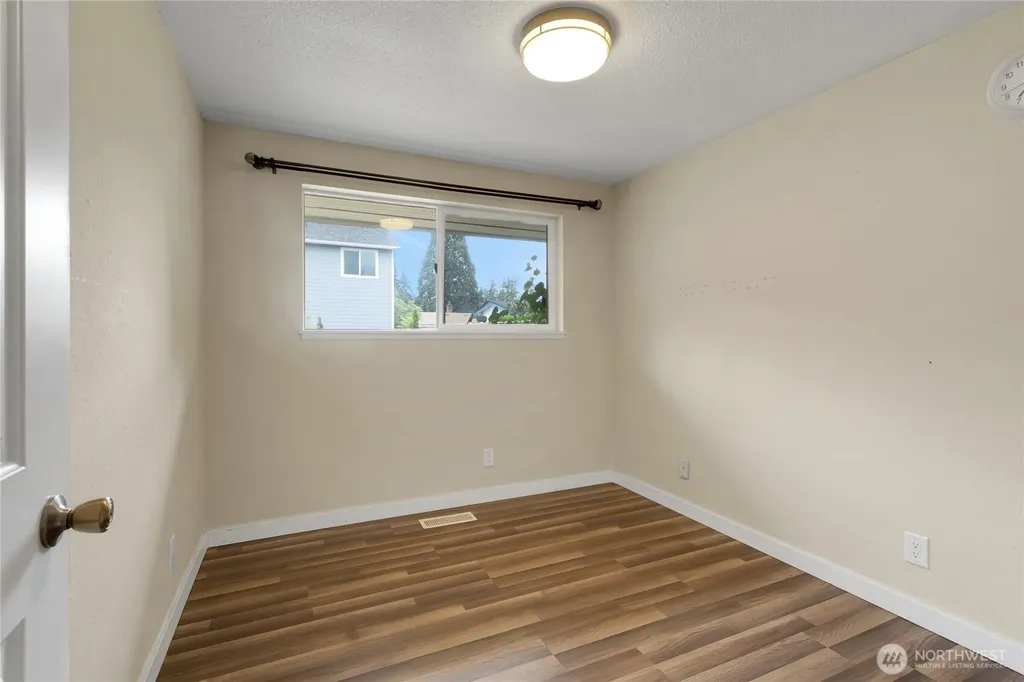 3302 20th Street SE Auburn WA 98092
