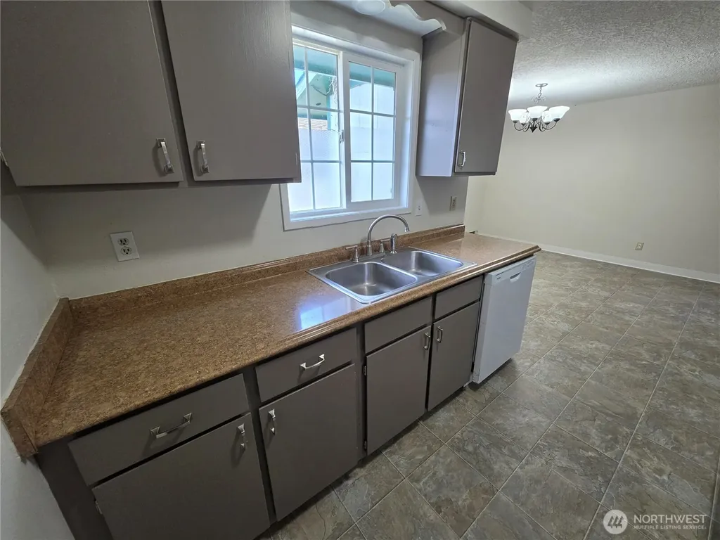 1407 Bowmont Avenue Kelso WA 98626