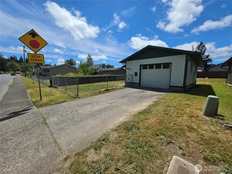 1407 Bowmont Avenue Kelso WA 98626