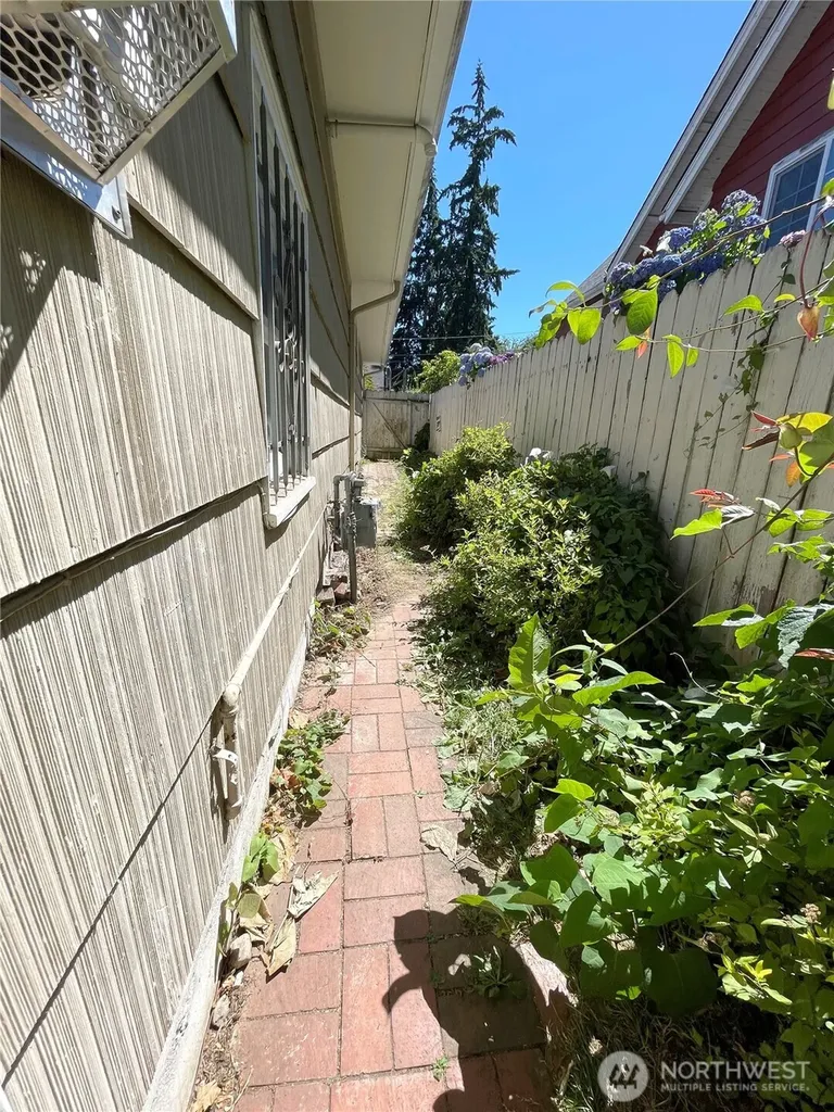 14301 Meridian Avenue N Seattle WA 98133