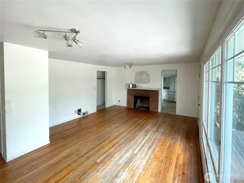 14301 Meridian Avenue N Seattle WA 98133