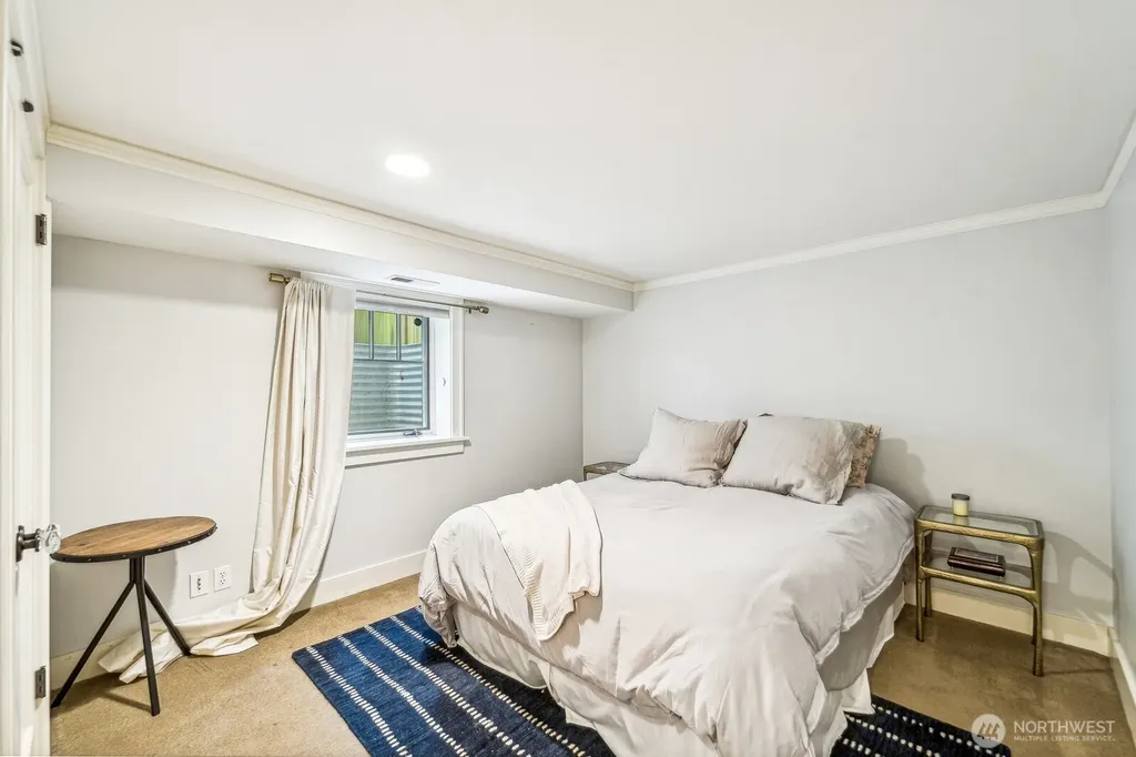 2137 E Hamlin Street Seattle WA 98112