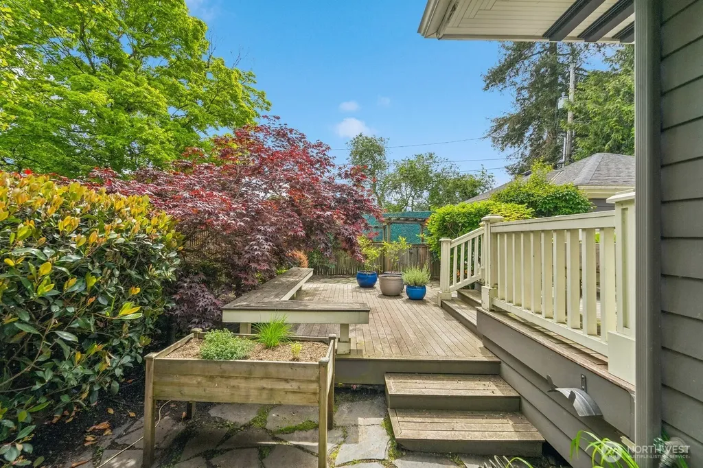 2137 E Hamlin Street Seattle WA 98112