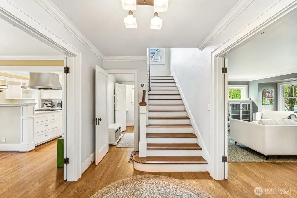 2137 E Hamlin Street Seattle WA 98112