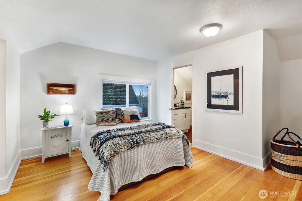 347 29th Avenue Seattle WA 98122