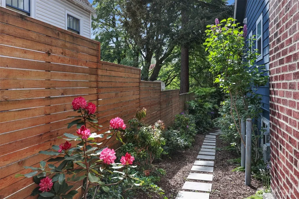 347 29th Avenue Seattle WA 98122