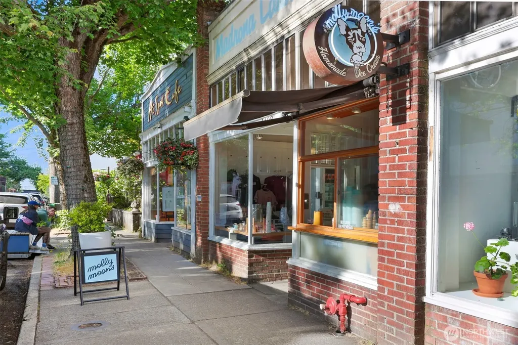 347 29th Avenue Seattle WA 98122