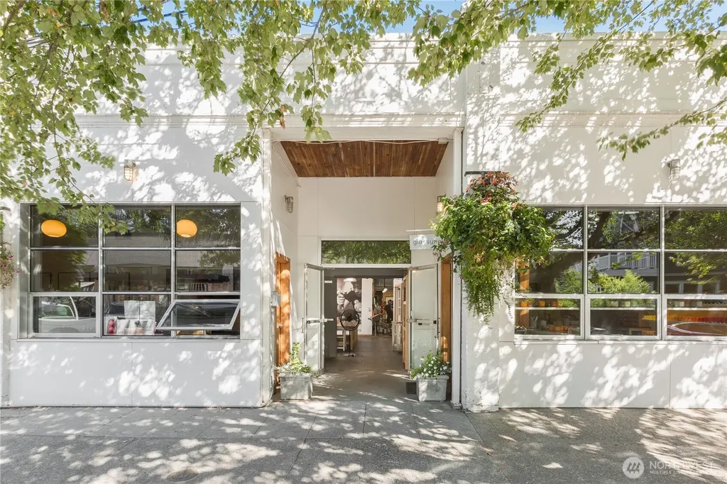 347 29th Avenue Seattle WA 98122