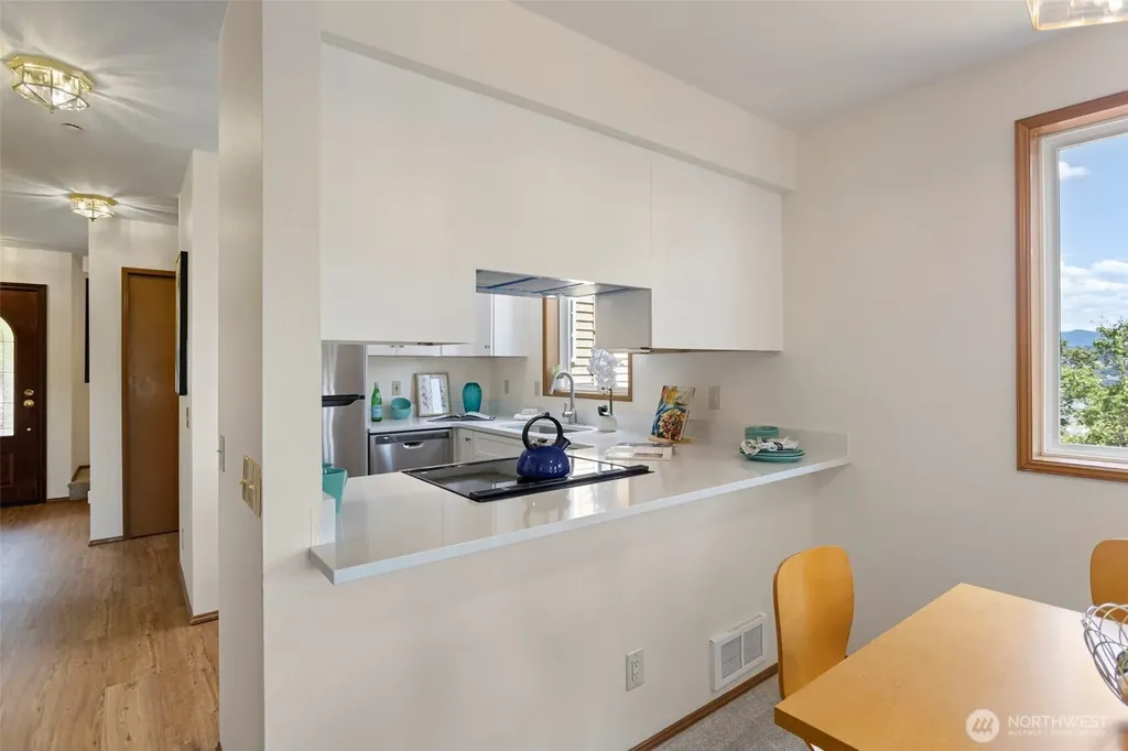 278 Lind Avenue NW Renton WA 98057