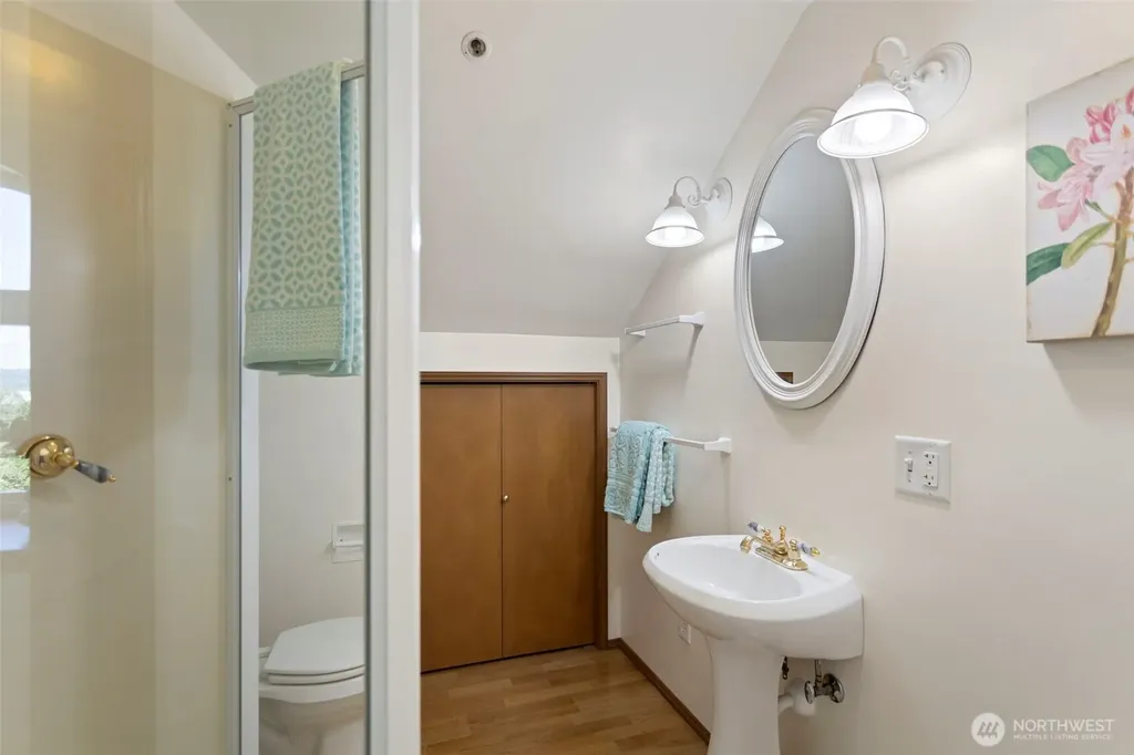 278 Lind Avenue NW Renton WA 98057