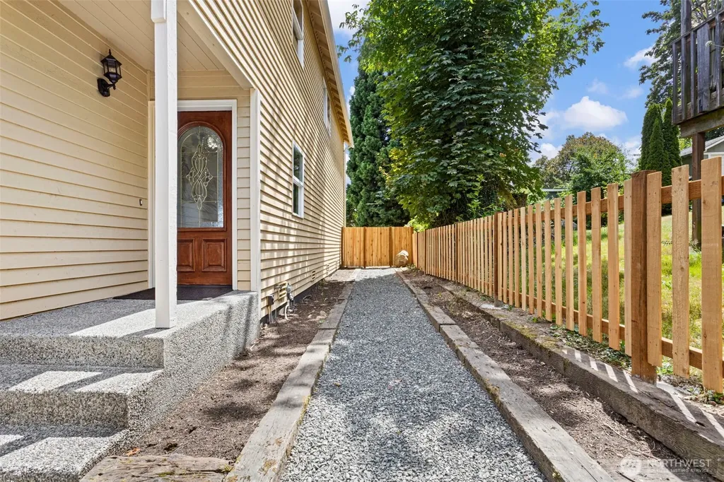 278 Lind Avenue NW Renton WA 98057