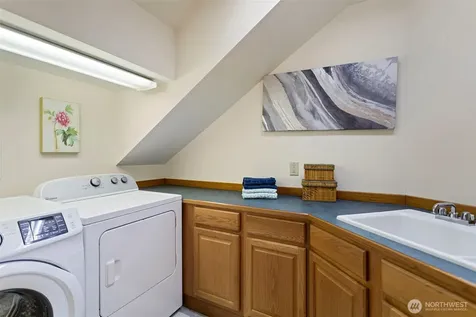 278 Lind Avenue NW Renton WA 98057
